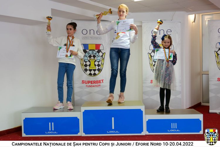 Maramureşeanca Sara Șunea, campioana României la şah, simultan cu Garry Kasparov