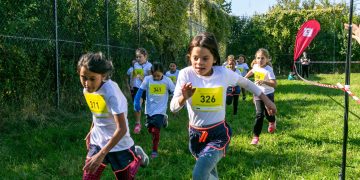 400 de copii participă la ediţia a doua a Ştafetei pentru educaţie de la Coroieni