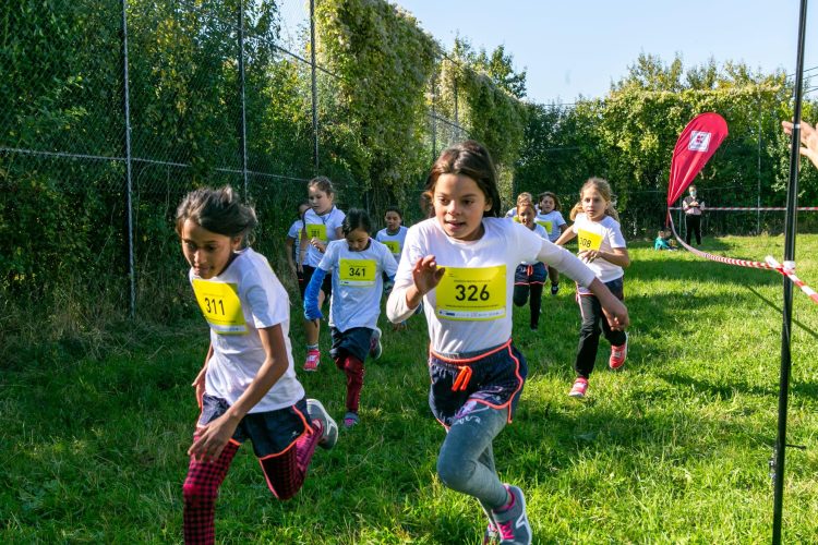 400 de copii participă la ediţia a doua a Ştafetei pentru educaţie de la Coroieni