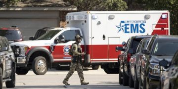 Masacru în Texas. 19 copii și doi adulți ucişi într-o şcoală. Adolescentul criminal își împușcase, înainte, propria bunică