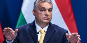 Viktor Orban denunţă ”valul sinucigaş” care agită Occidentul şi aminteşte de ”linia roşie” privind sancţiunile impuse Rusiei