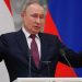 Putin „a învins” cancerul dar „a căzut în această capcană întinsă de Statele Unite”, spune regizorul Oliver Stone