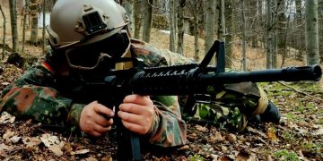 Tabără militară şi de supravieţuire la Săcel