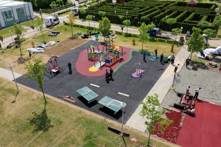 Primul loc de joacă incluziv din Baia Mare, destinat copiilor și tinerilor cu dizabilități