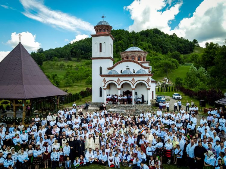 Hram la Biserica din Valea Muntelui – Bârsana