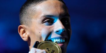 Țară în service, învinsă de minunea David Popovici