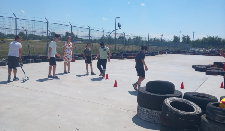Polițiștii de prevenire și antidrog la tabăra de Karting din Baia Mare
