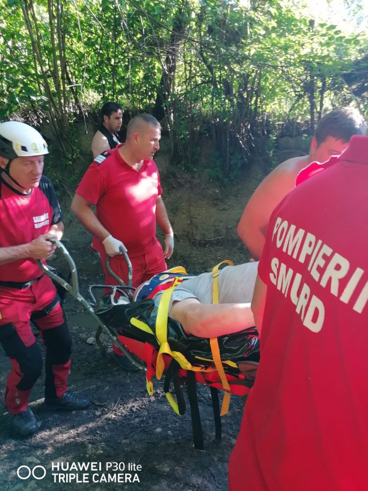 Salvamontiștii maramureșeni au avut parte de o acțiune dificilă în Curtuiușu Mare. VIDEO