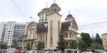 Biserica „Înălțarea Domnului” din Baia Mare îşi sărbătoreşte hramul