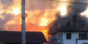 Nenorocire în Groșii Țibleșului: Un incendiu violent a mistuit o casă