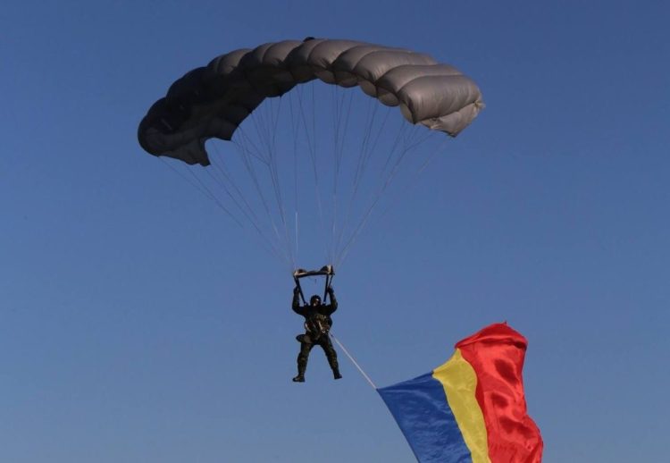 10 iunie – Ziua Paraşutiştilor Militari