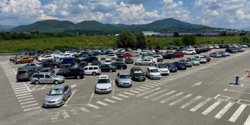 Călătorii sunt rugaţi să evite lăsarea mașinii în parcarea Aeroportului Maramureş pe perioada sejurului