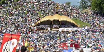 Premieră la pelerinajul de Rusalii de la Șumuleu Ciuc. Tradiționala slujbă în limba maghiară va fi tradusă și în română