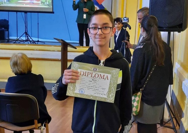 România, țara cu elevi excepționali: Mihai, orfan și hipoacuzic, locul 1 la Olimpiada Națională de Matematica