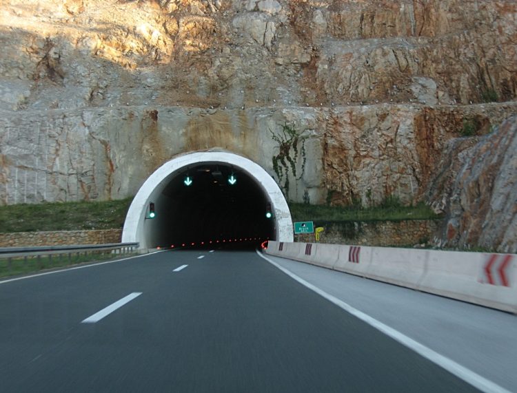 Tunelul pe sub Gutin, revine în actualitate: Praf în ochi sau tentative de speranțe