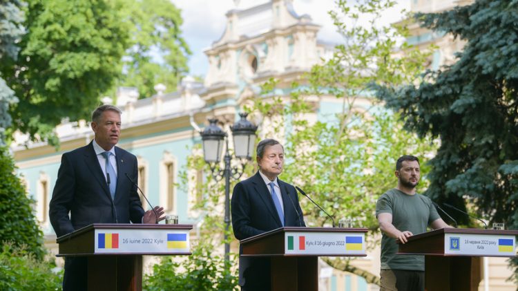 Acordarea statutului de candidat pentru aderarea la UE Ucrainei, Republicii Moldova şi Georgiei, la Consiliul European de săptămâna viitoare