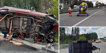 Trei români au murit într-un accident rutier petrecut în Cehia