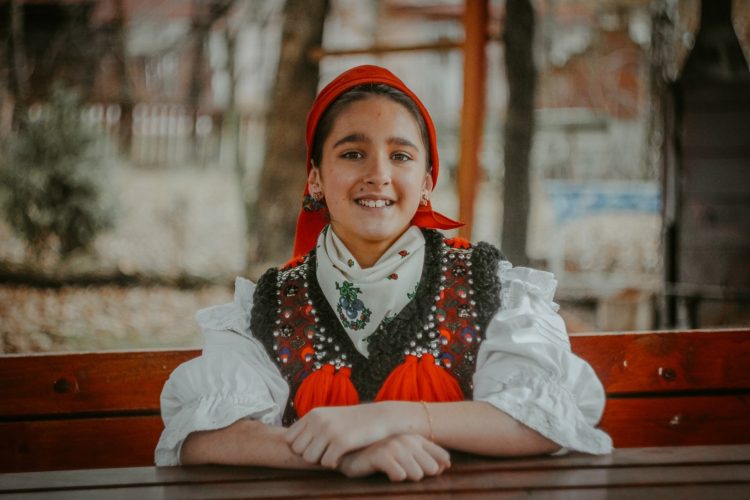 INTERVIU cu TEODORA DĂNȚĂUȘA: Micuța artistă care impresionează toată România