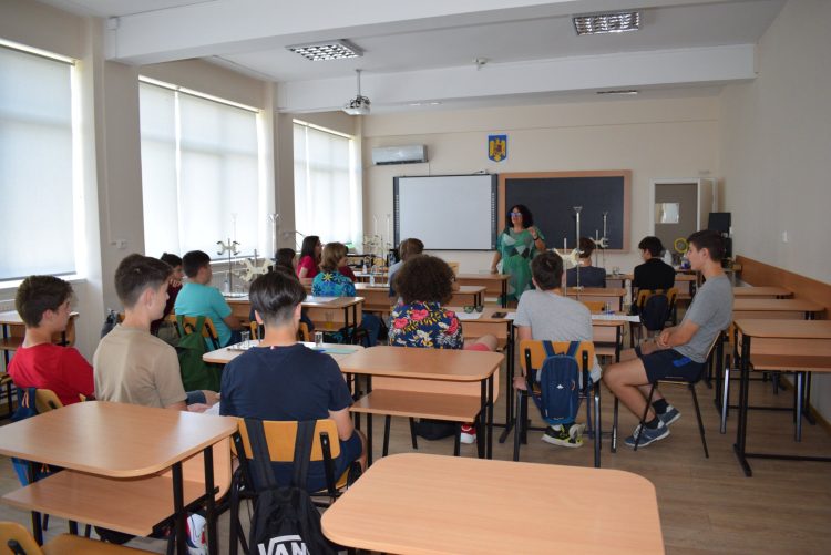 Elevii maramureșeni au învățat cum se face săpunul Cheia