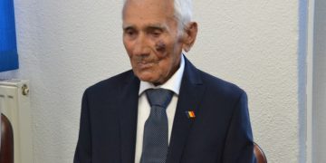 Decanul de vârstă al comunităţii din Fărcaşa, Gheorghe Ionuţi, a împlinit 102 ani