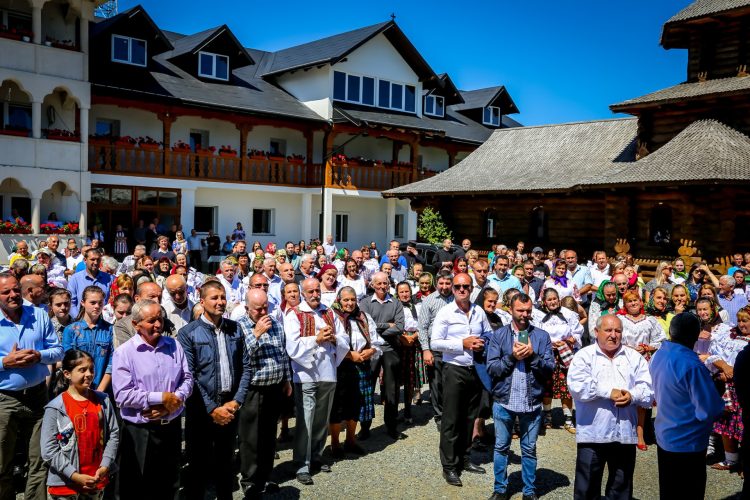 Slujire arhierească la Mănăstirea Prislop – Borșa