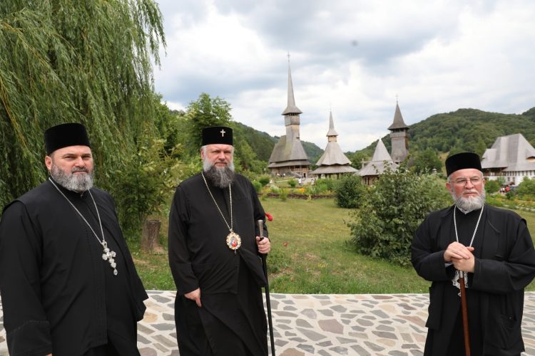 Vizite arhiereşti, cu oaspeţi de seamă, la Bârsana, Rozavlea şi Moisei