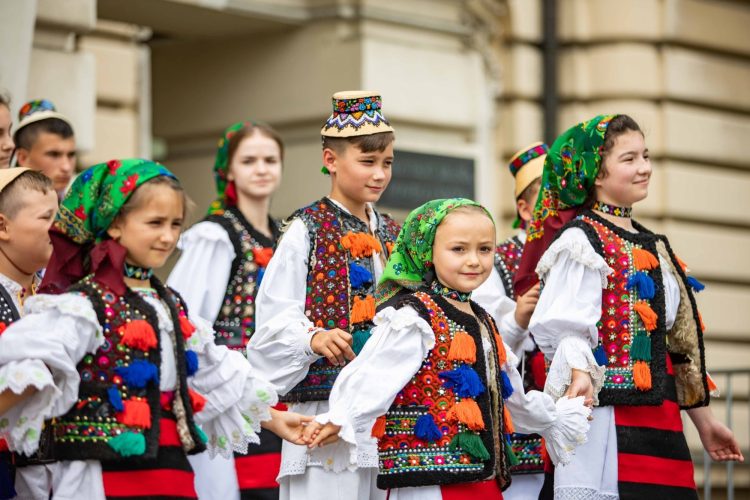 Ansamblul „Mugurelul” Sighetu Marmaţiei participă în Polonia la un festival internațional de folclor montan