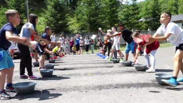 Activități inedite pentru copii, la Mănăstirea Breaza, în Maramureș. Cum și-au petrecut timpul alături de preoți și măicuțe