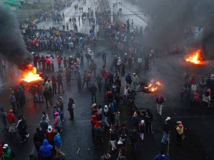 Proteste masive în Ecuador, cu lupte de stradă! Protestatarii au câștigat !!!