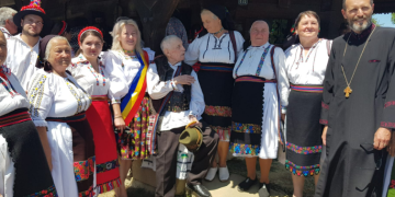 Rapsodul popular Nicolae Pițiș, decorat cu Ordinul „Crucea Voievodală Maramureșeană”