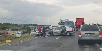 Accident grav la Buşag: O persoană este încarcerată