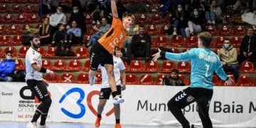 Handbal juniori. Lucas Sabou, extremă stânga la CS Minaur Baia Mare, în pregătiri pentru Europene