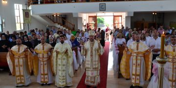 Sărbătoare dublă la Parohia greco-catolică din Mocira: hramul bisericii și aniversarea a 25 de ani de preoție a părintelui Mircea Cînța