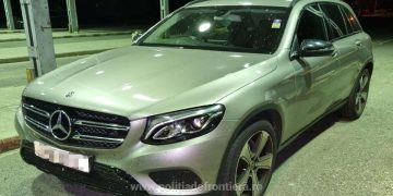 Mercedes de peste 92.000 de lei furat din Marea Britanie, oprit de poliţiştii de frontieră