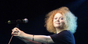 Artista băimăreancă Narcisa Suciu, operată de urgenţă, după ce a fost la un pas să-şi piardă viaţa