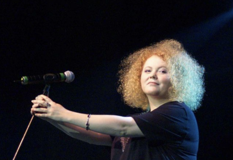 Artista băimăreancă Narcisa Suciu, operată de urgenţă, după ce a fost la un pas să-şi piardă viaţa