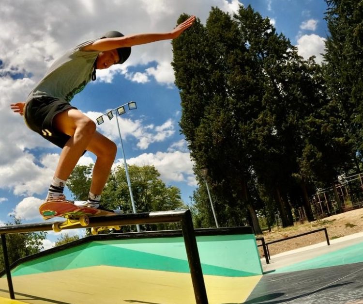 Skateboarding. Băimăreanul Patric Iluţ, câștigător absolut al unei etape a concursului din Bulgaria – FOTO