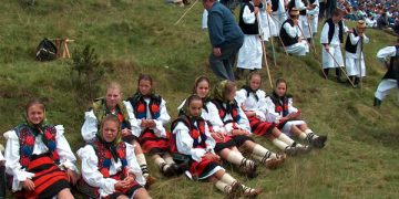 Hora la Prislop din Munţii Rodnei a ajuns la a 50-a ediţie