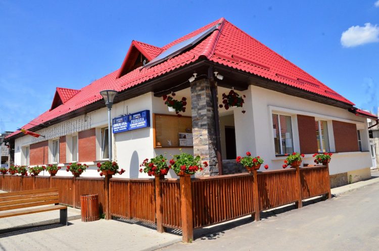 A vrut să se transfere la oraș. Funcționar public în Maramureș cu diplomă de licență falsificată!