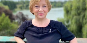 Jurnalista care dă de pământ cu Poliția Română