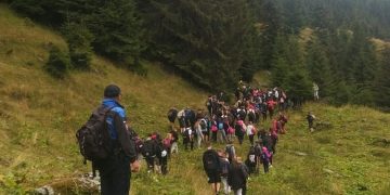 Jandarmii montani din Borșa, alături de copiii participanţi la Tabăra de Vară Alpină