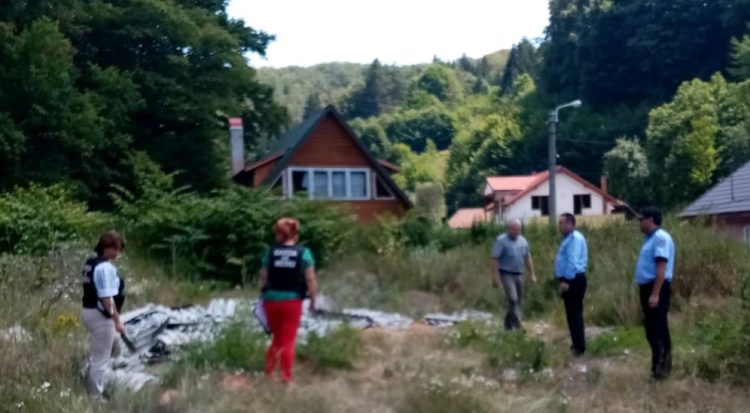 Deșeuri vegetale şi din demolări, identificate în zona Firiza – Blidari – Valea Neagră. Garda Națională de Mediu în control