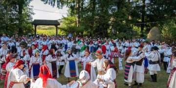 Joc la Șură în comuna Suciu de Sus