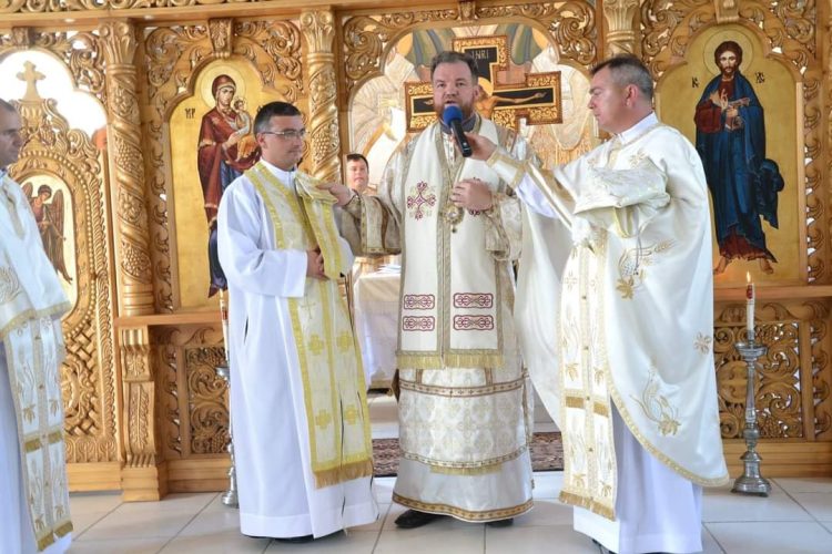 Sărbătoare la Mănăstirea greco-catolică Băseşti. Opt ani de la hirotonirea părintelui Gabriel Beșkid