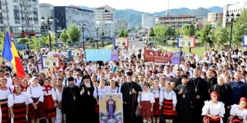 Ps Iustin:„Tinerii noștri sunt Biserica și viitorul creștin al României pentru că ei iubesc școala adevărată, creștină și Biserica lui Hristos, cu toată fidelitatea și credința lor”.