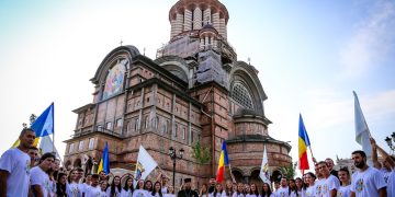 Delegația maramureșeană „Satele Unite ale Maramureșului și Sătmarului”, binecuvântată înainte de drum