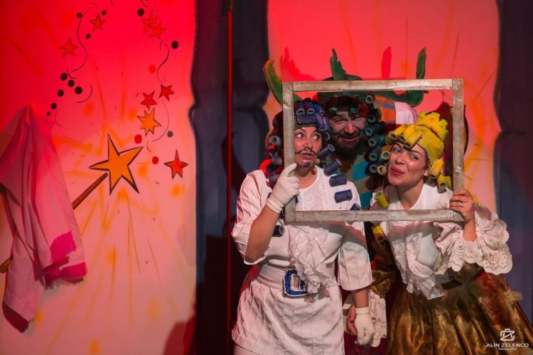 Teatrul de Păpuşi Baia Mare. „Făt – Frumos cel mofturos şi un Zmeu întors pe dos”, spectacolul cu care începe stagiunea 2022/2023