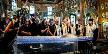 Imagini de la slujba de înmormântare a celui care a fost Ioan Dunca, preotul maramureșean mort zilele trecute