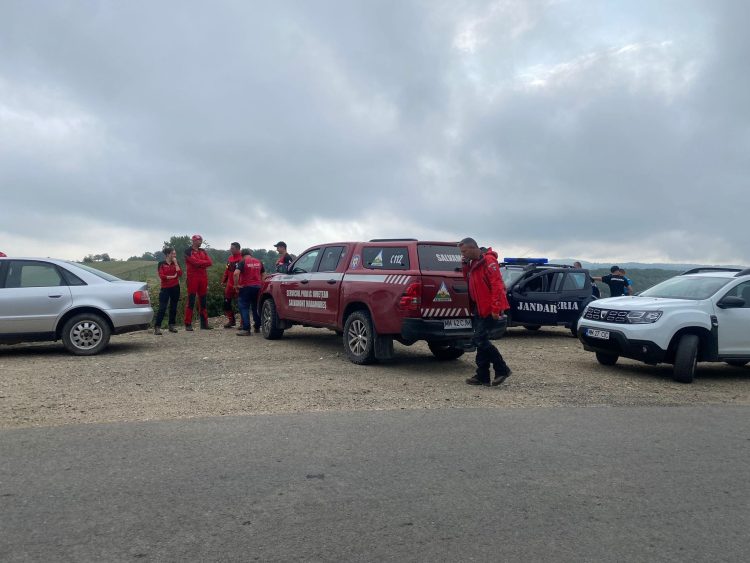 Bătrânul plecat ieri la ciuperci şi rătăcit în zona Vf. Prislop a fost găsit viu şi nevătămat