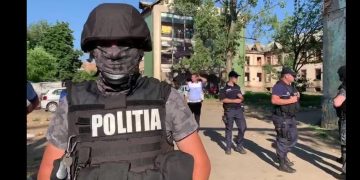 Mascații au intervenit în zona fostului Cuprom. Trei victime au ajuns în spital